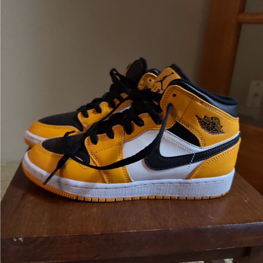 Nike Kids Sneakers Black Yellow White